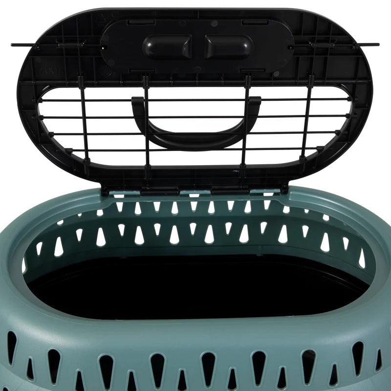 Close up of Petmate Top Load Cat Kennel Door