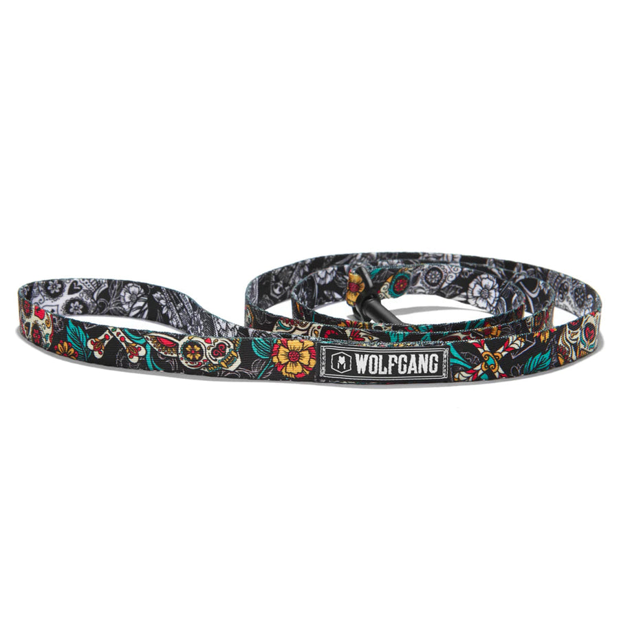 In a white background is a Wolfgang LosMuertos Dog Leash